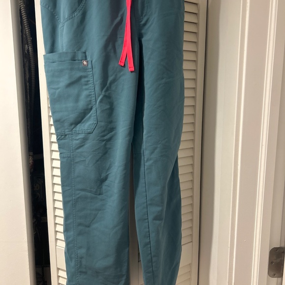 Figs pants - Picture 2 of 2